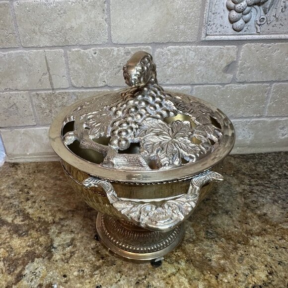 VTG Hollywood Regency Pedestal Lidded Bowl 7" Yellow Brass Grapes Leaves EUC MCM - Picture 5 of 13